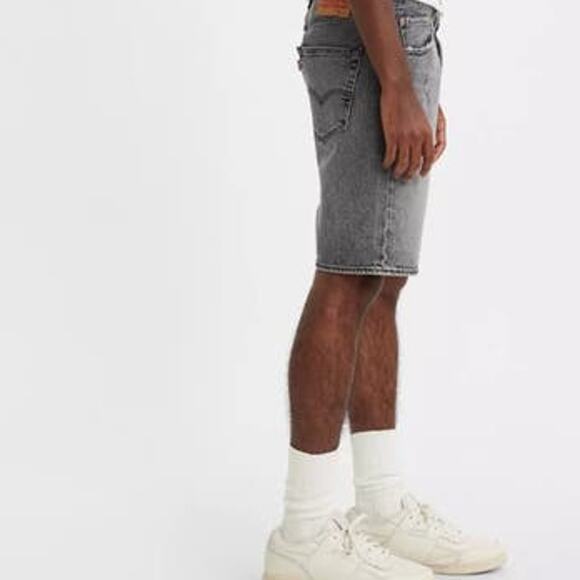 NEW Levi's 501 9" Mens Jean Shorts Grey Denim Hemmed Button Fly Stretch Size 42 - Picture 2 of 7